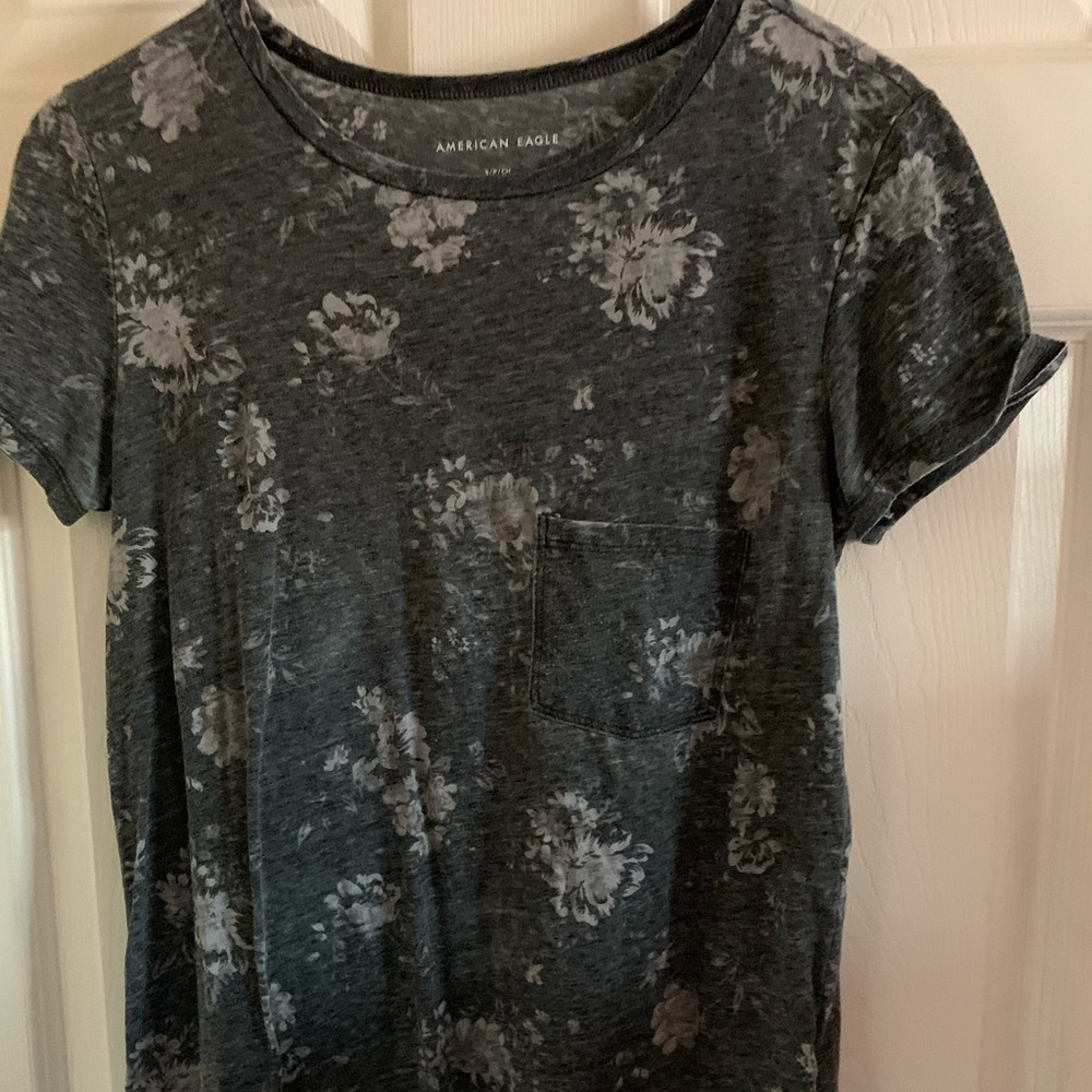 Floral pocket tee
